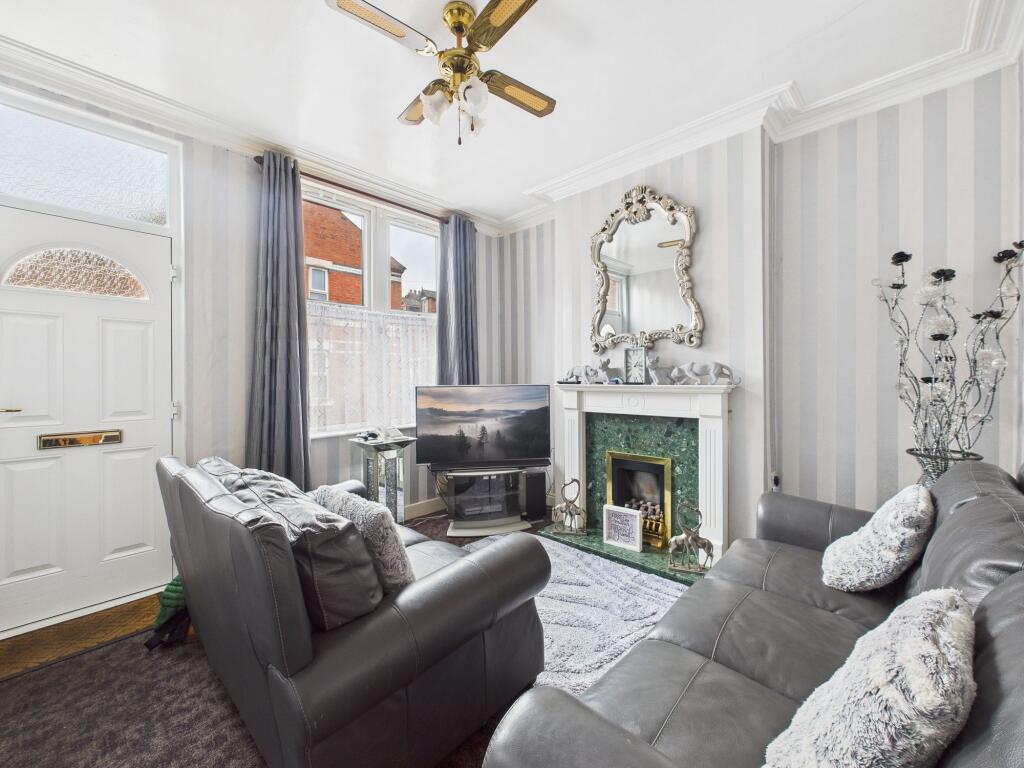 House in Nottingham, Nottinghamshire - View 2