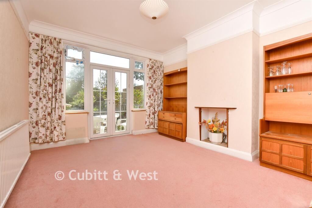 House in Sutton - View 4