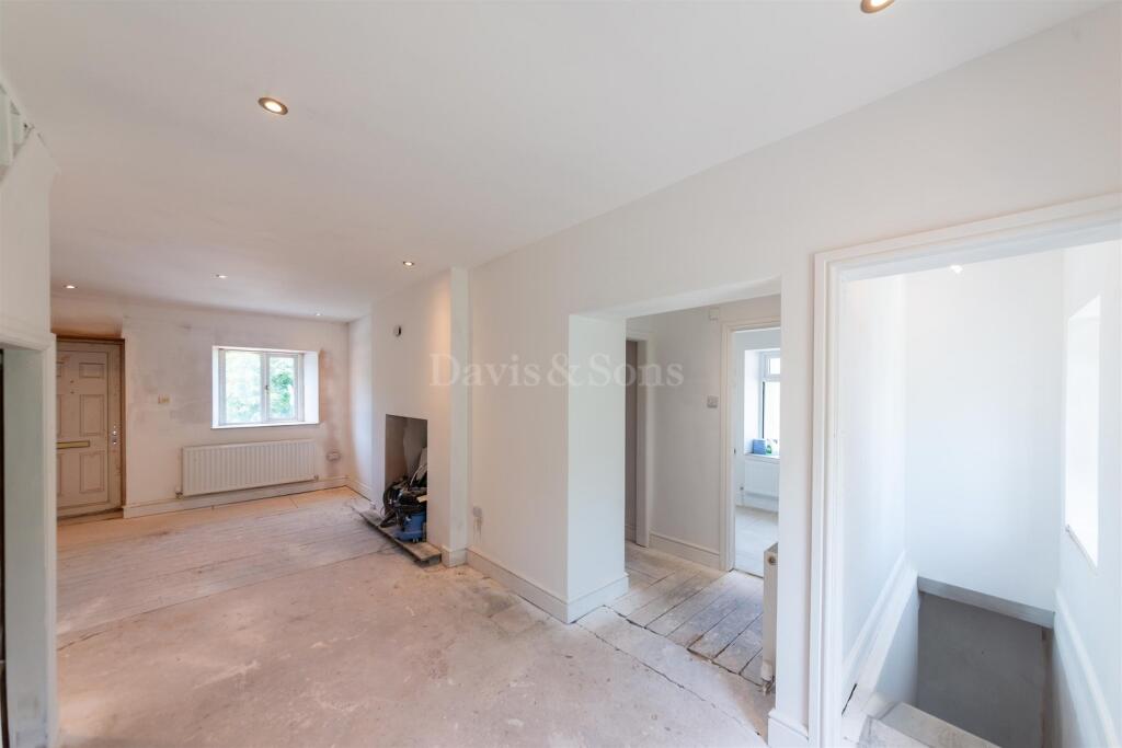 House in Newport. NP11, Abercarn - More