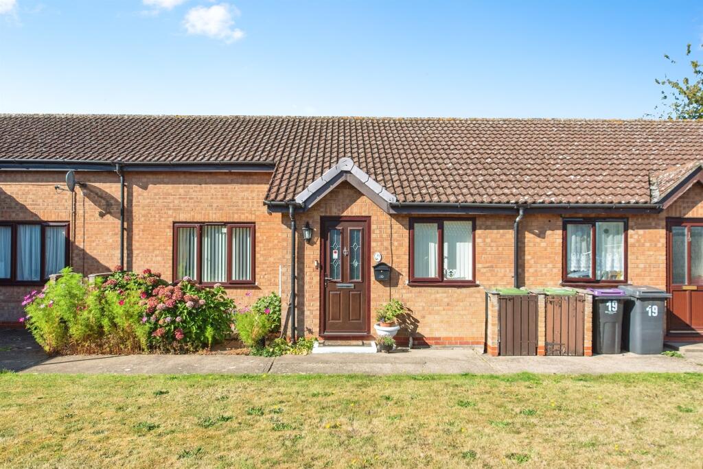 2-bed bungalow on Osborn Way, Heckington, Sleaford, £160,000
