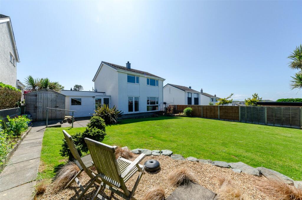 Gwelfor Estate, Cemaes Bay, Isle of Anglesey, LL67 photo 3