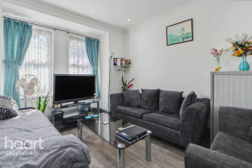Victoria Road, Southall photo 3