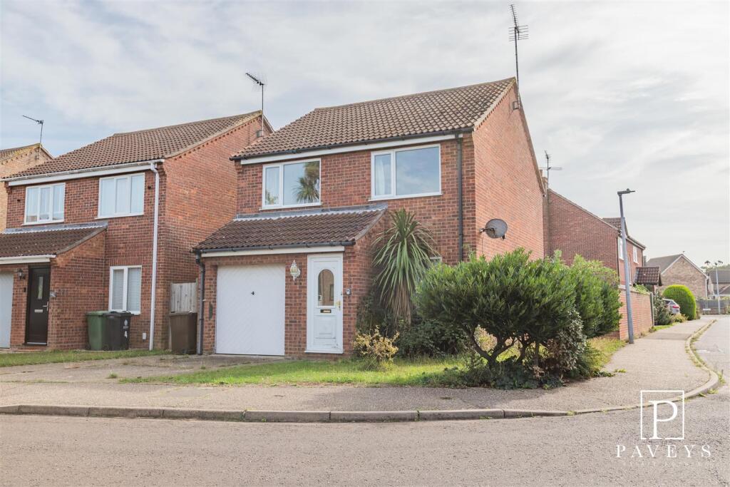 Main image of property: Chelmer Close, Kirby Cross, Frinton-On-Sea