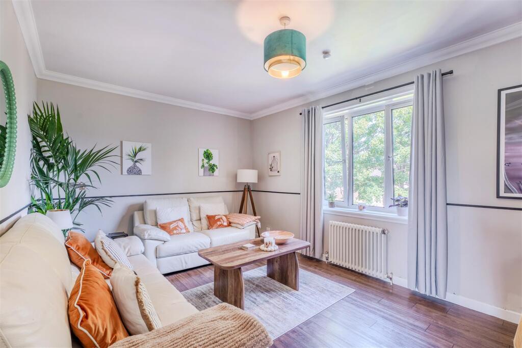 Apartment in Edinburgh, Forrester, Corstorphine - View 3