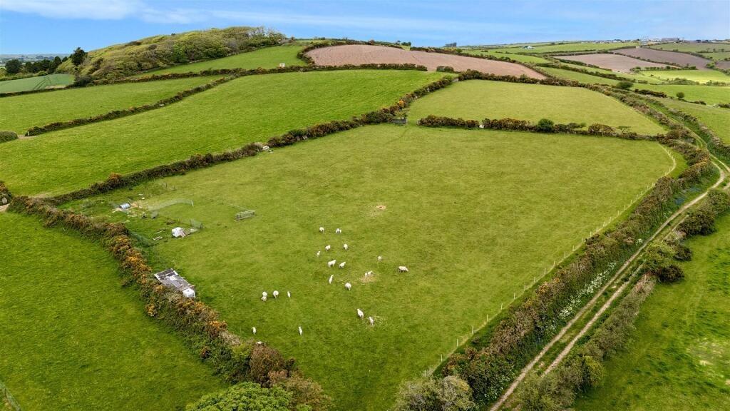Farmhouse with Land, Sithney, Helston photo 2