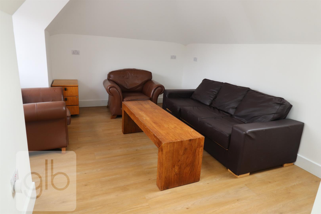Tachbrook Road, Leamington Spa - View 4
