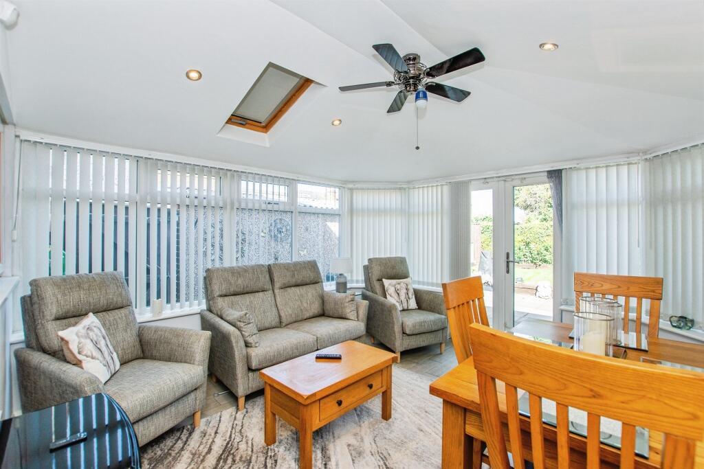 House in South Holland, Sutton Bridge - View 4