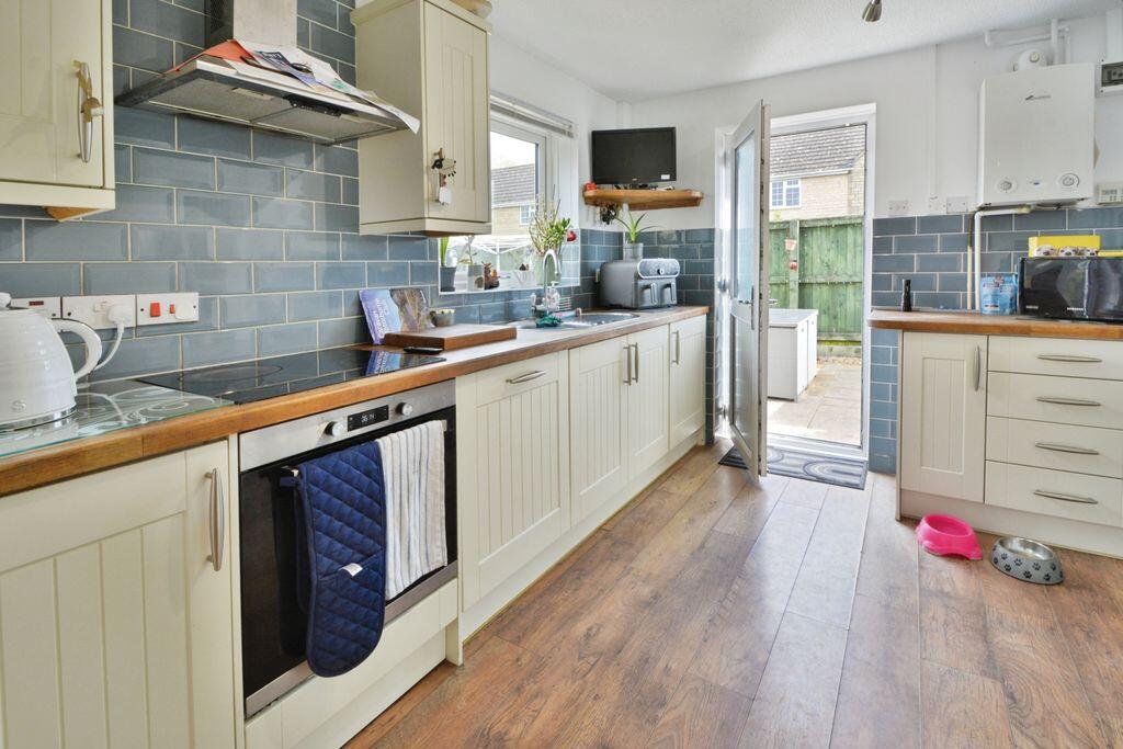Oak Way, South Cerney, Gloucestershire photo 4