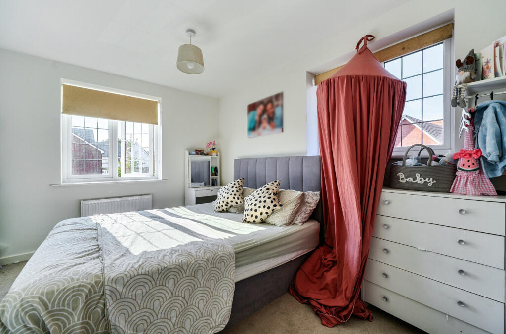 Apartment in Binfield, Blue Mountain, Temple Park - More