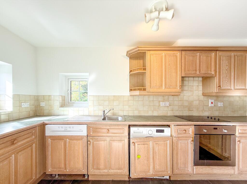 Apartment in Southall - View 5