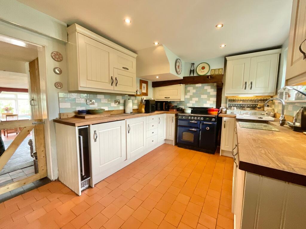 House in Stoke-on-Trent - More
