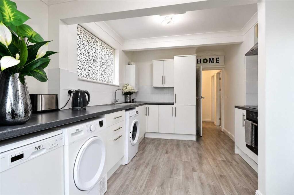 House in Clacton-on-Sea, Great Clacton - More