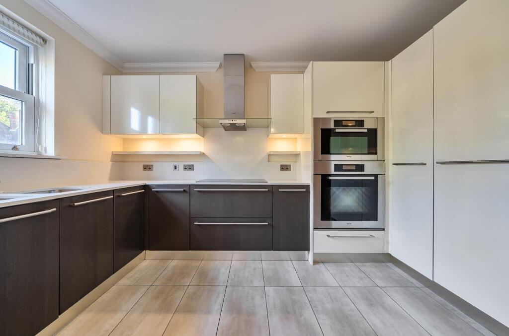 Apartment in London - View 3