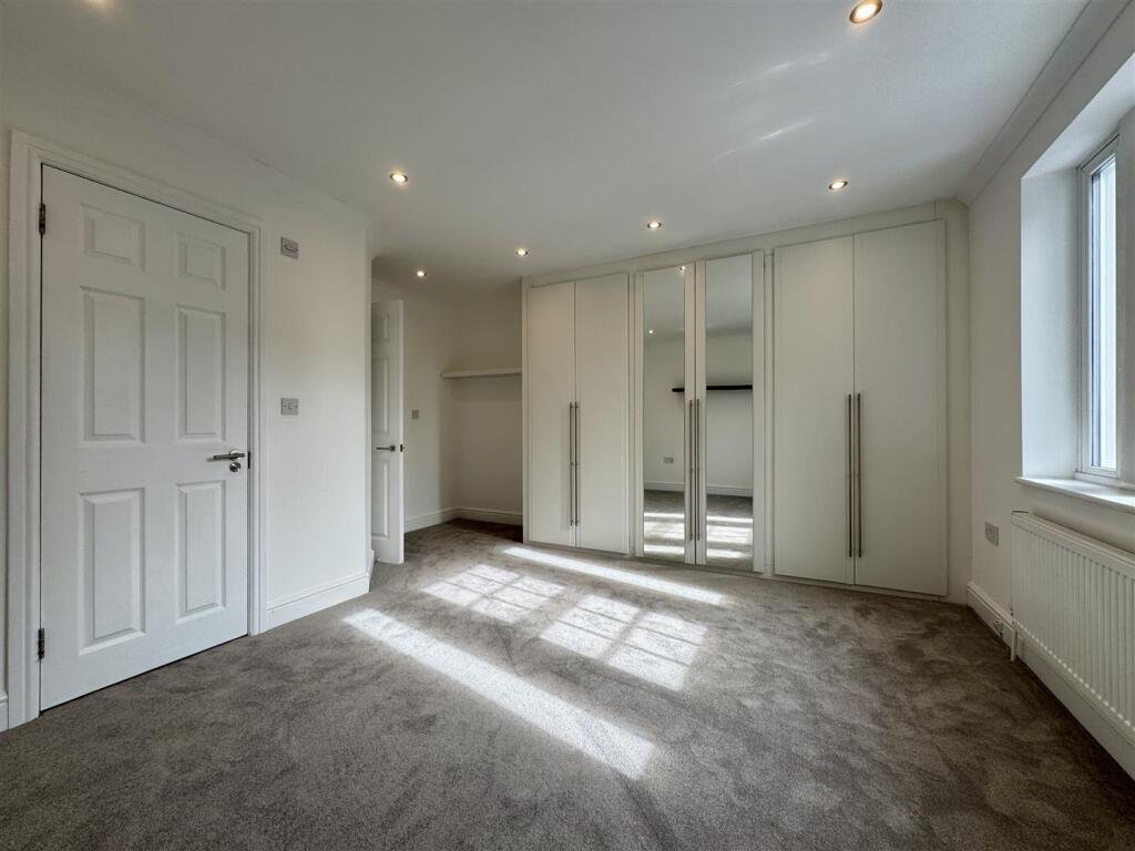 House in Redhill - View 4
