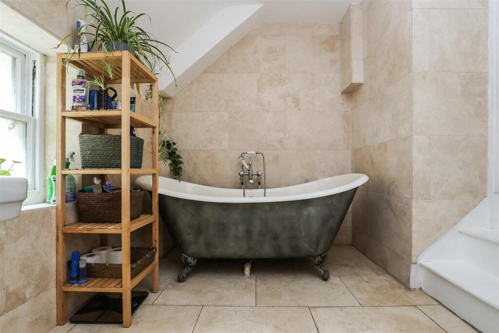 House in Stroud, Uley - More