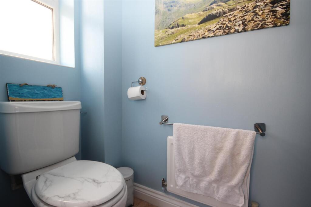 Meadowsweet Drive, Bedford photo 5