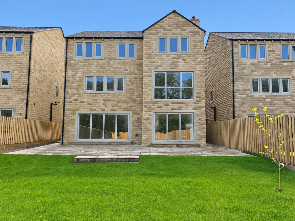 House in Kirklees, Meltham - View 2