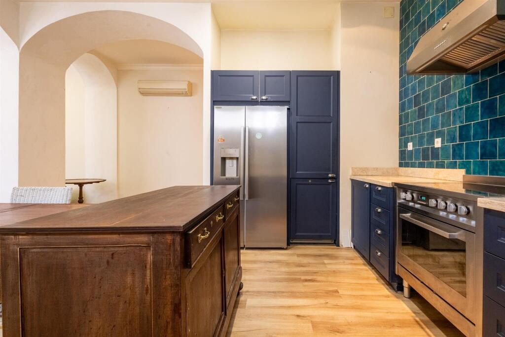 Main image of property: Lisbon, Lisbon