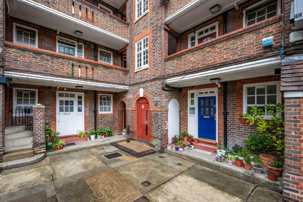 Apartment in London - More