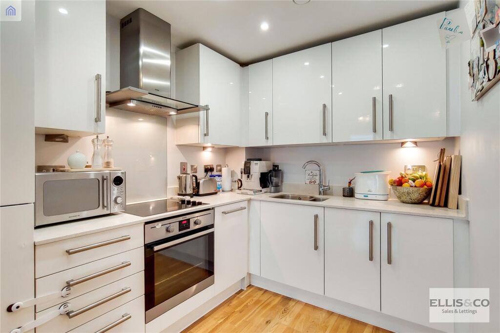 Apartment in London - View 4