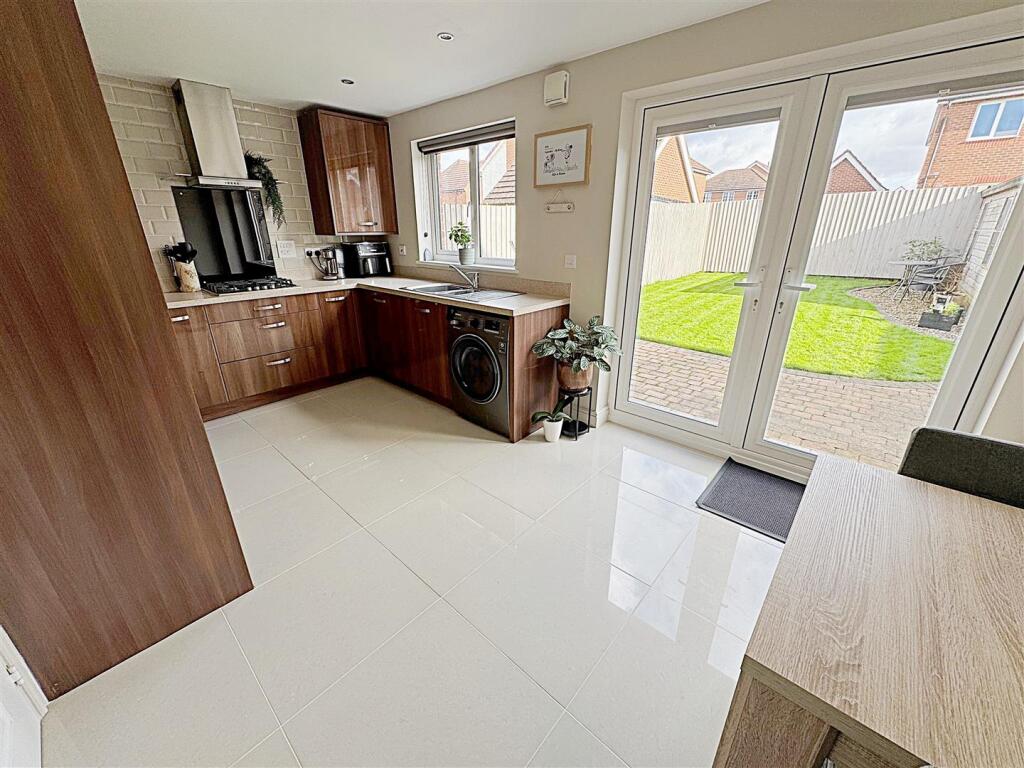 35 Sheldon Road photo 2