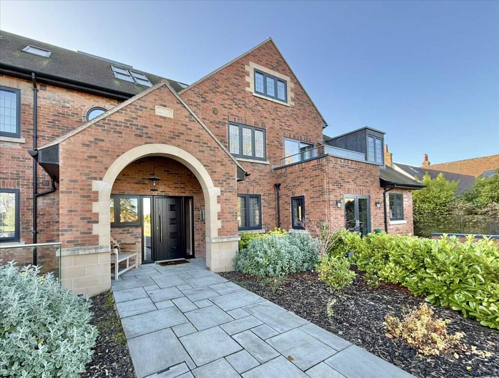 2-bed flat on Rebbur House, Nicker Hill, £380,000