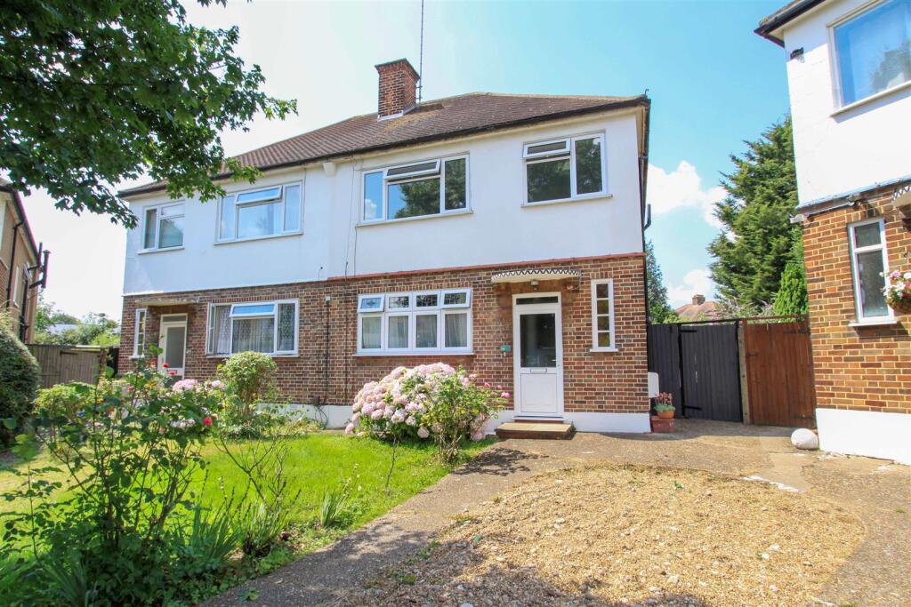 2-bed flat on Imperial Close, Harrow, HA2, £350,000
