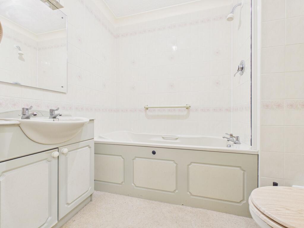 Apartment in Gateshead, Deckham - View 4