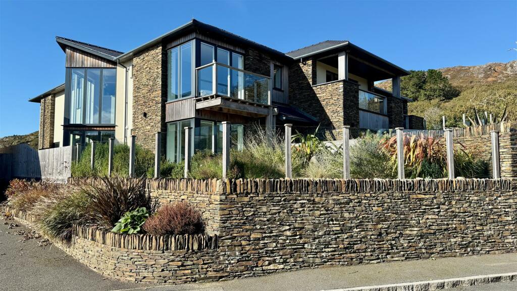 4-bed detached on Swn Y Dail, Barmouth, £1,895,000