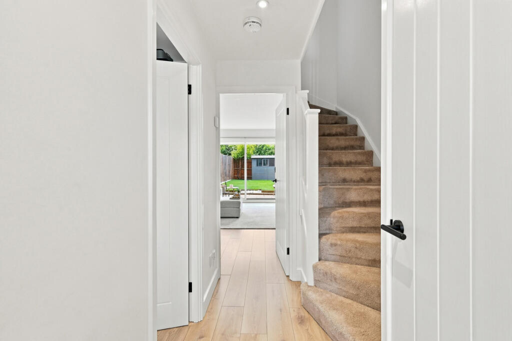 House in Rochford, Rayleigh - More