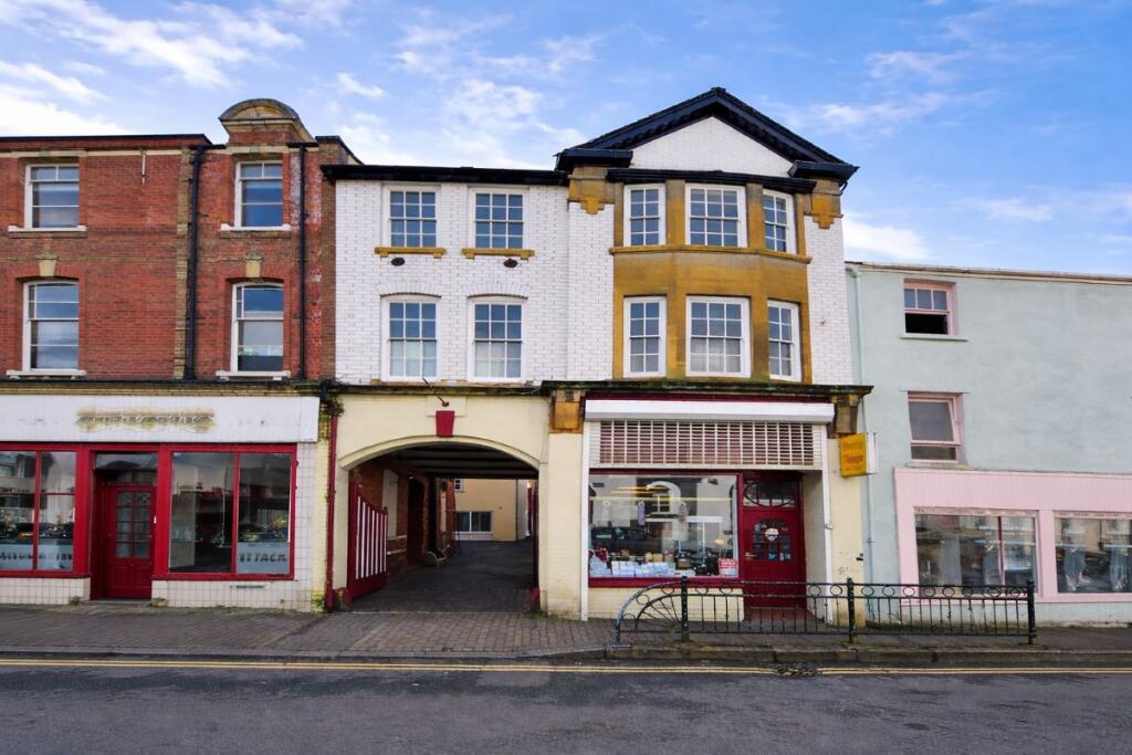 Main image of property: 21 George Street, Pontypool, Gwent, NP4 6LR