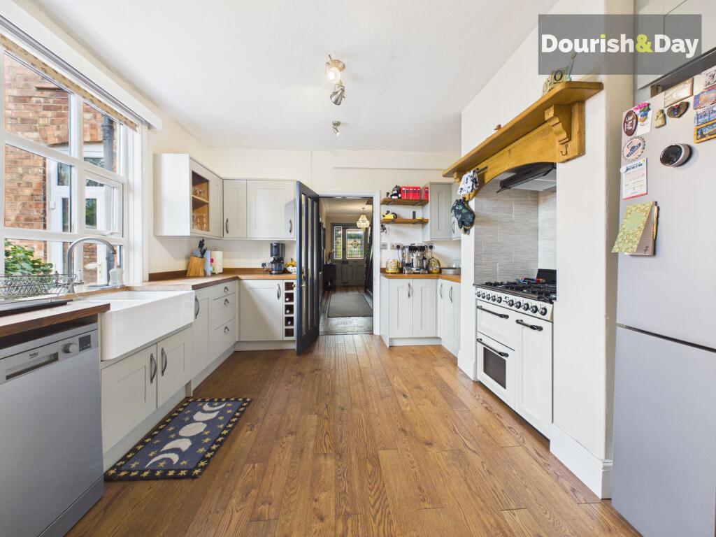 House in Whitchurch, Waymills - More