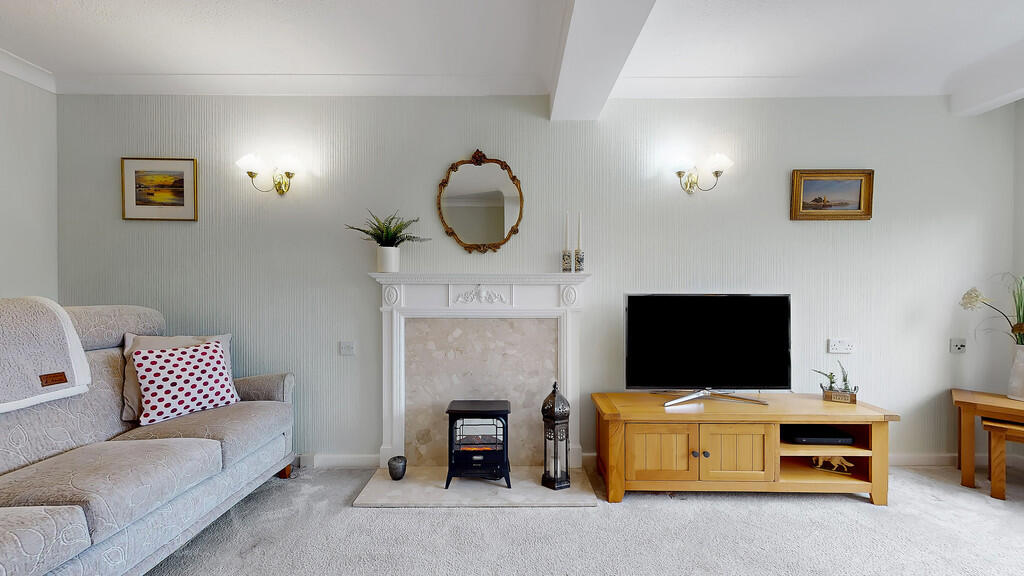 Elphinstone Court, Kilmacolm photo 3