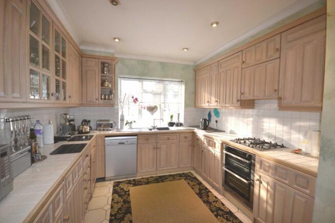 Beech Avenue, London, N20 photo 4