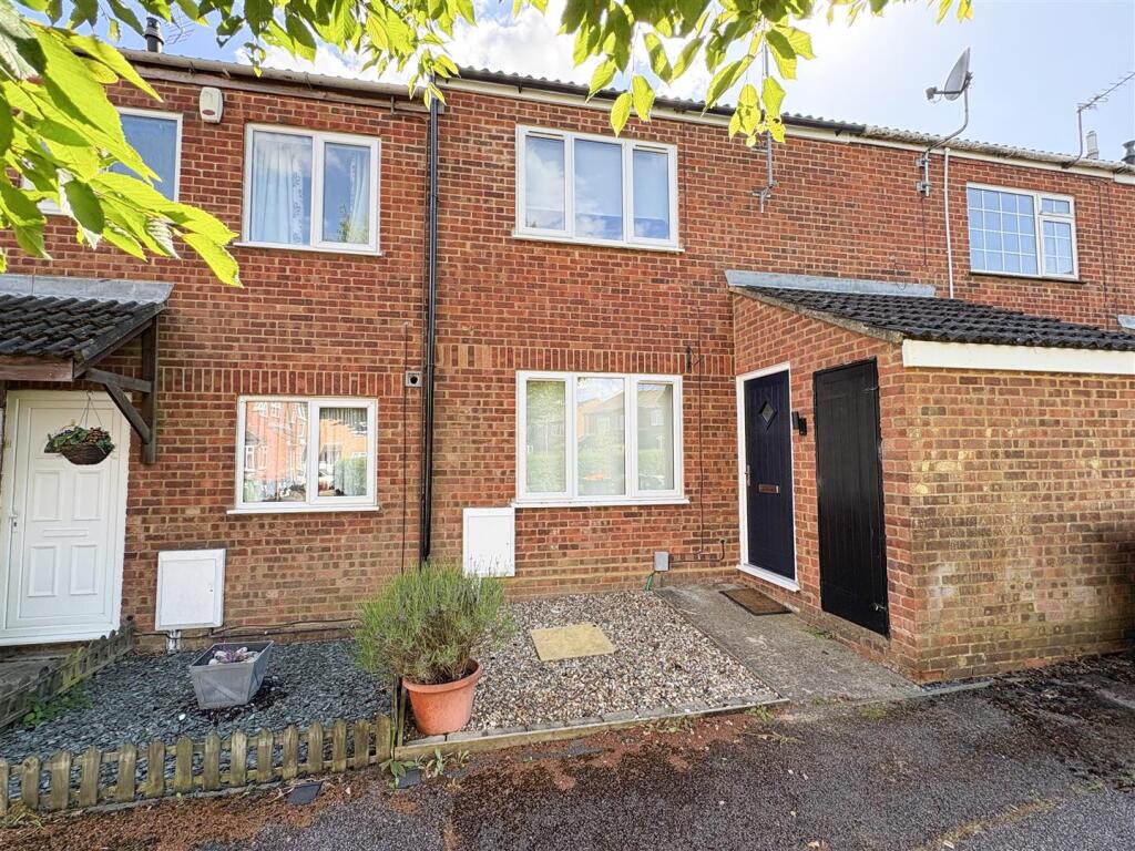 Main image of property: Hornbeam Close, Leighton Buzzard