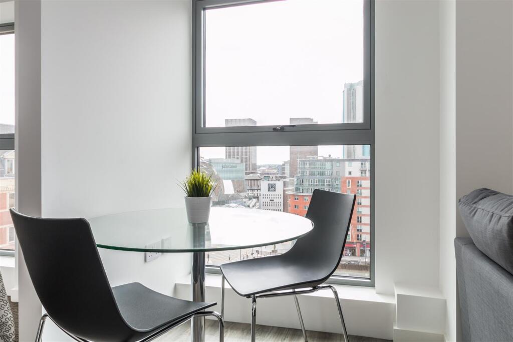 Apartment in Birmingham, Chinese Quarter, Jewellery Quarter - View 2