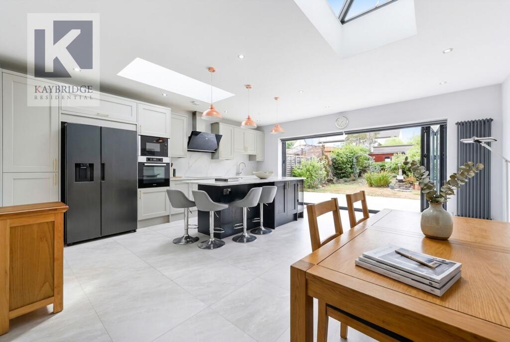 House in Epsom, Stoneleigh - View 5