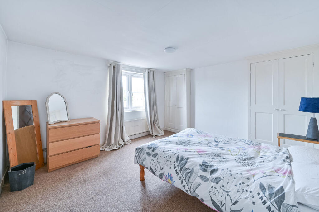 Apartment in London - View 5