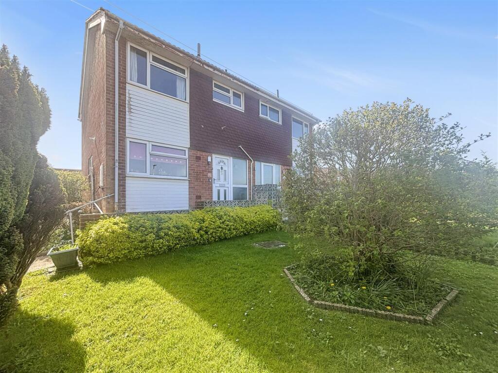 Main image of property: Elmvale Drive, Hutton - NO ONWARD CHAIN