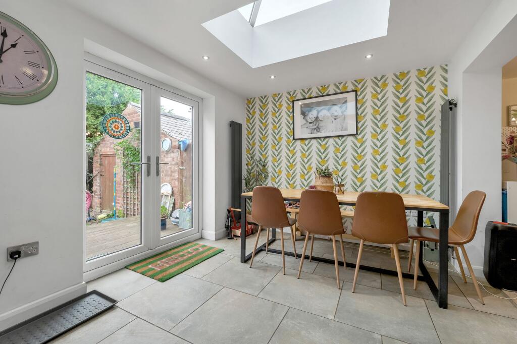 House in Leicester, Langham - More
