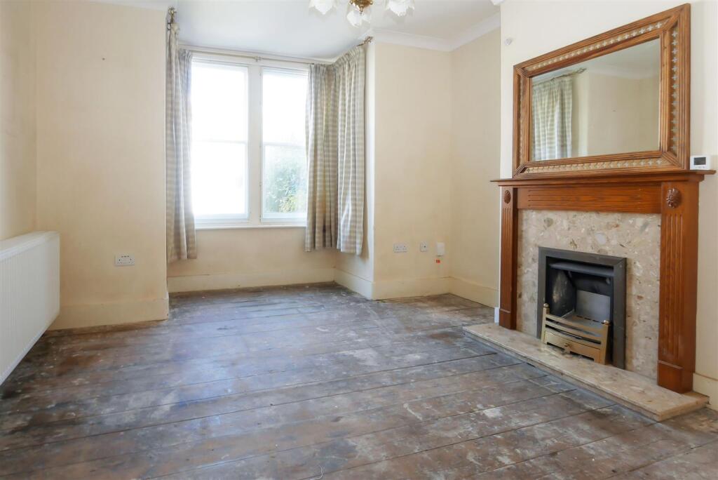 East Ham Road, Littlehampton photo 2