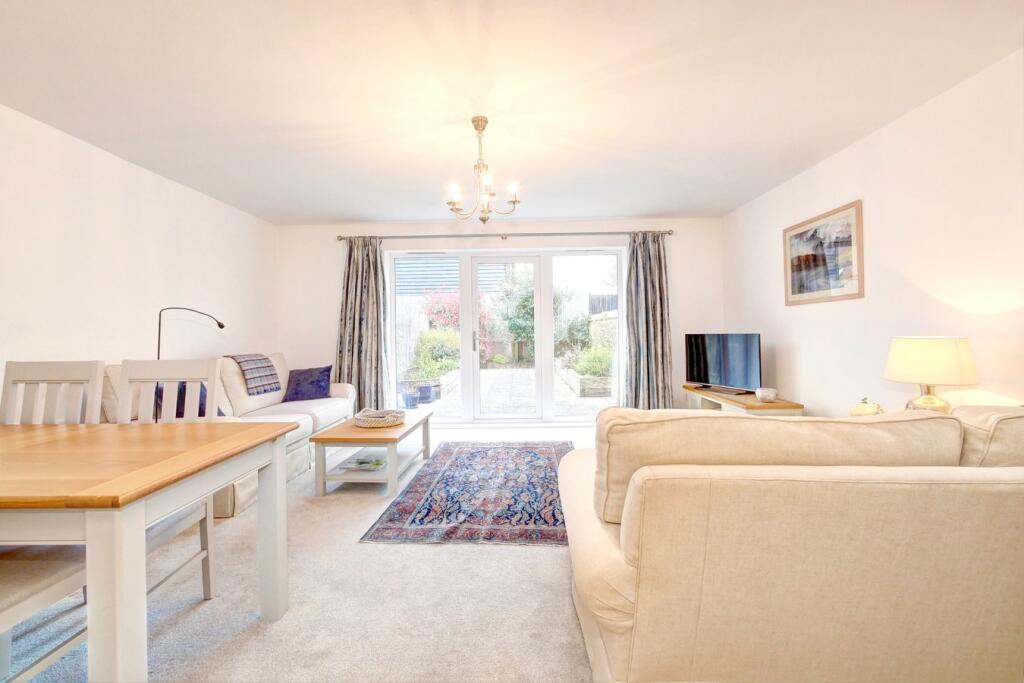 House in Wealden, Hellingly - More
