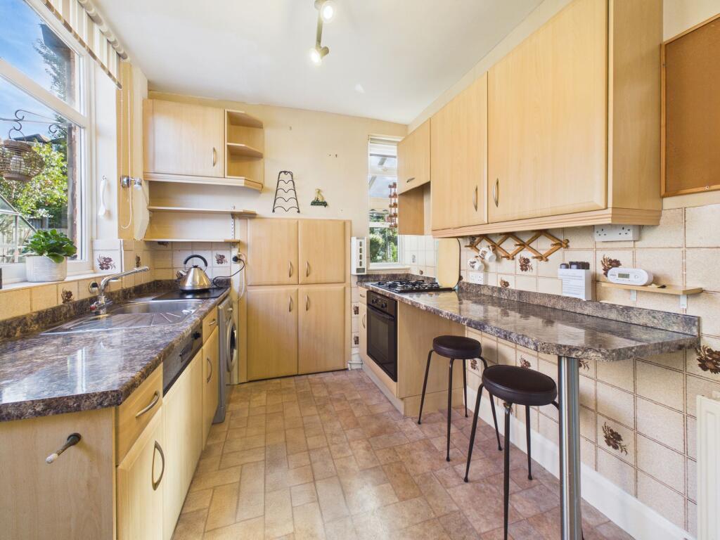 House in Gedling, Nottinghamshire - View 2