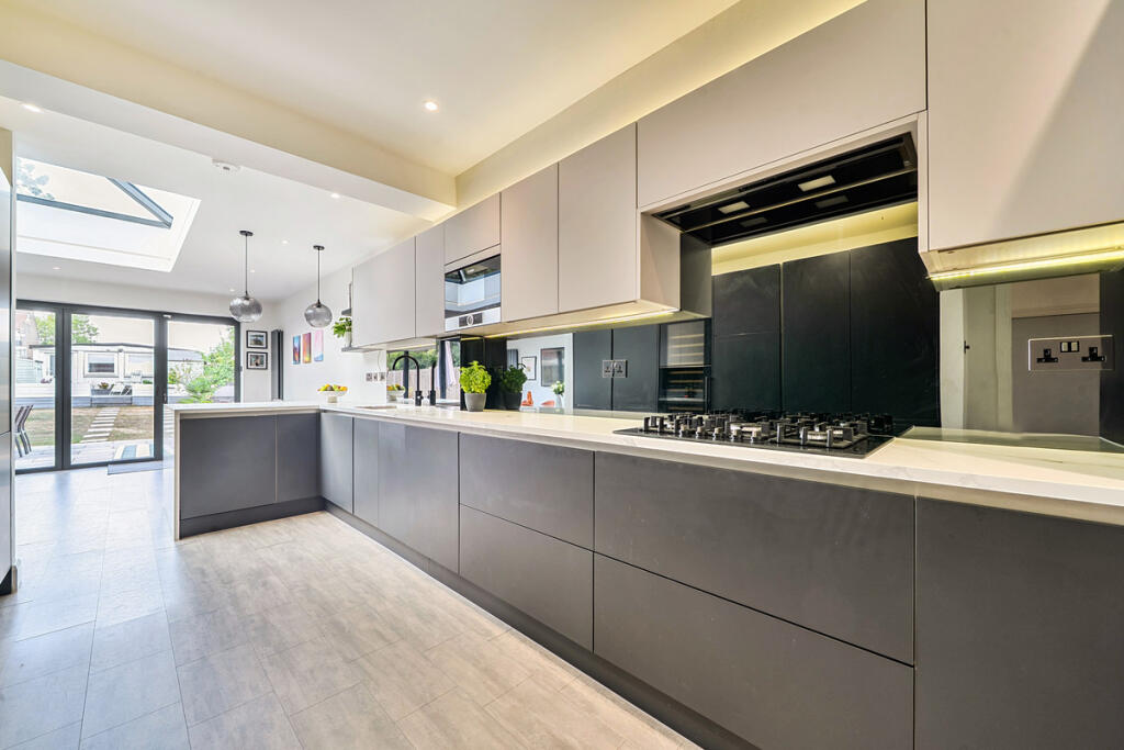House in London, Stonecot, Rosehill - View 5