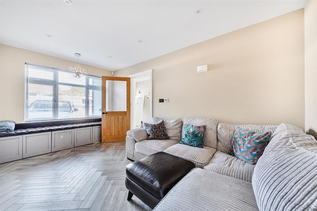 House in Watford - View 5