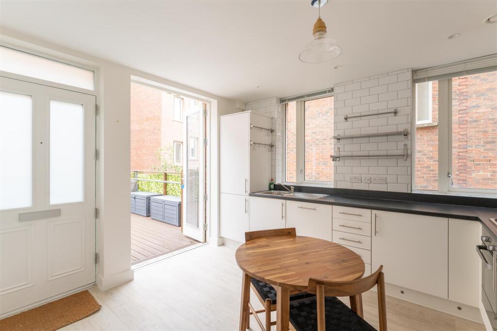 Apartment in Newcastle upon Tyne, Battle Field - View 2