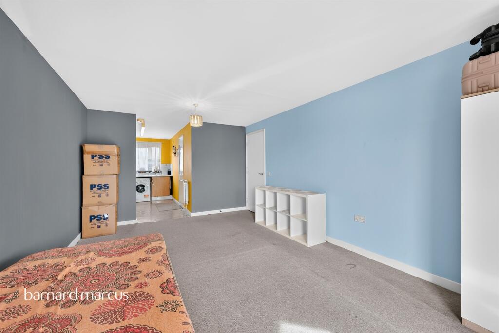 Apartment in London, Bedfont - View 4