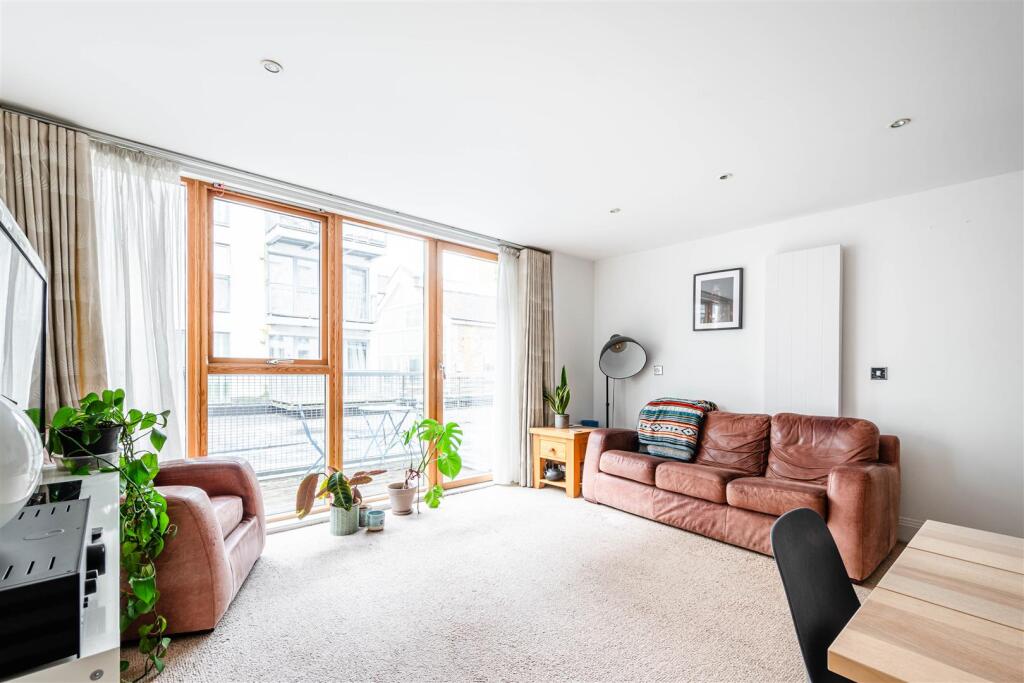 Main image of property: Lea Bridge Road, E5