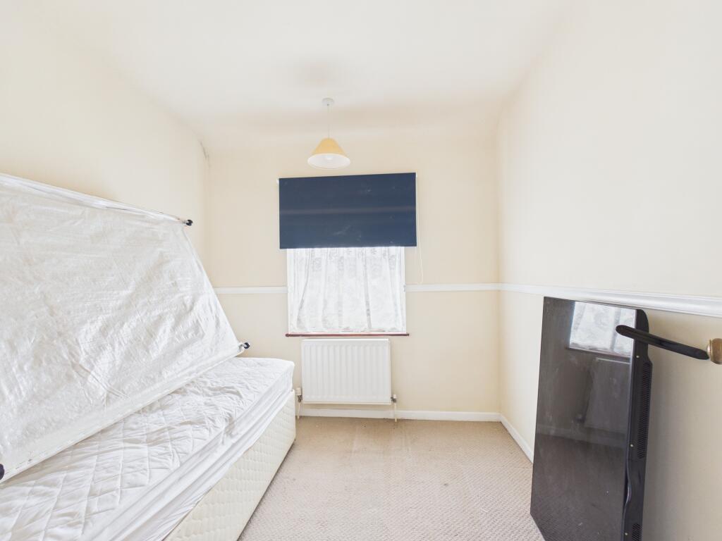 Priors Road, Tadley, RG26 - More