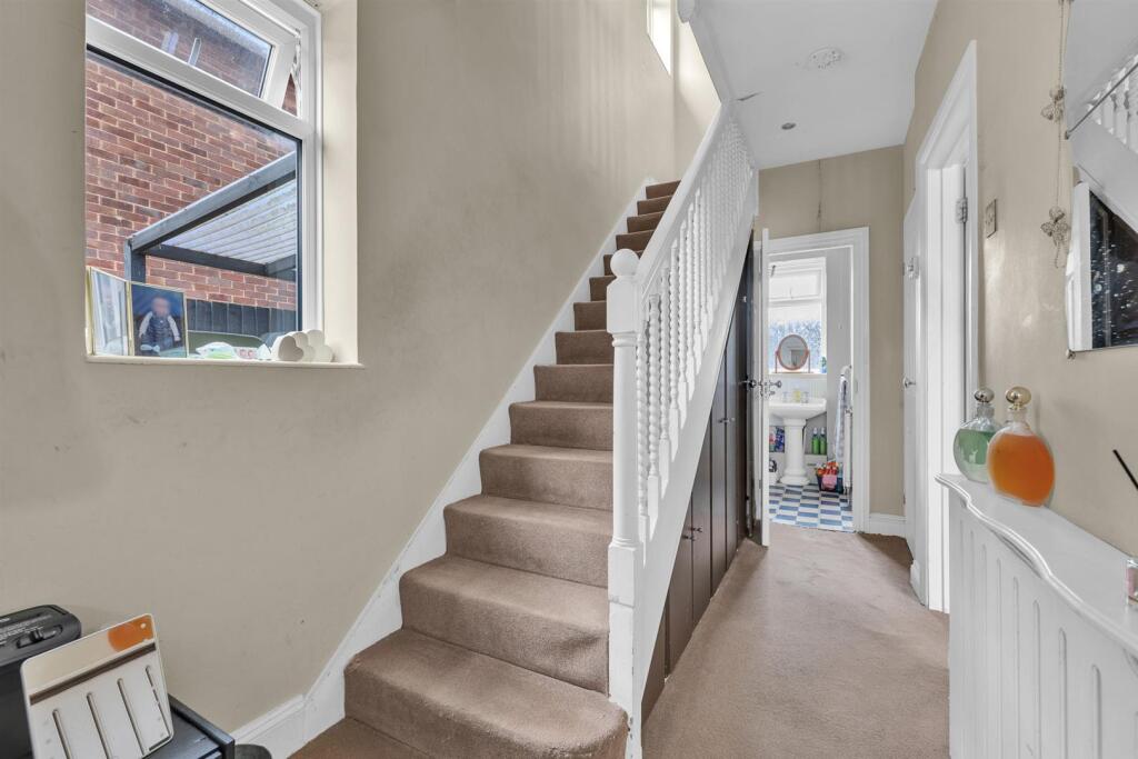 Langbrook Road, London, SE3 photo 2